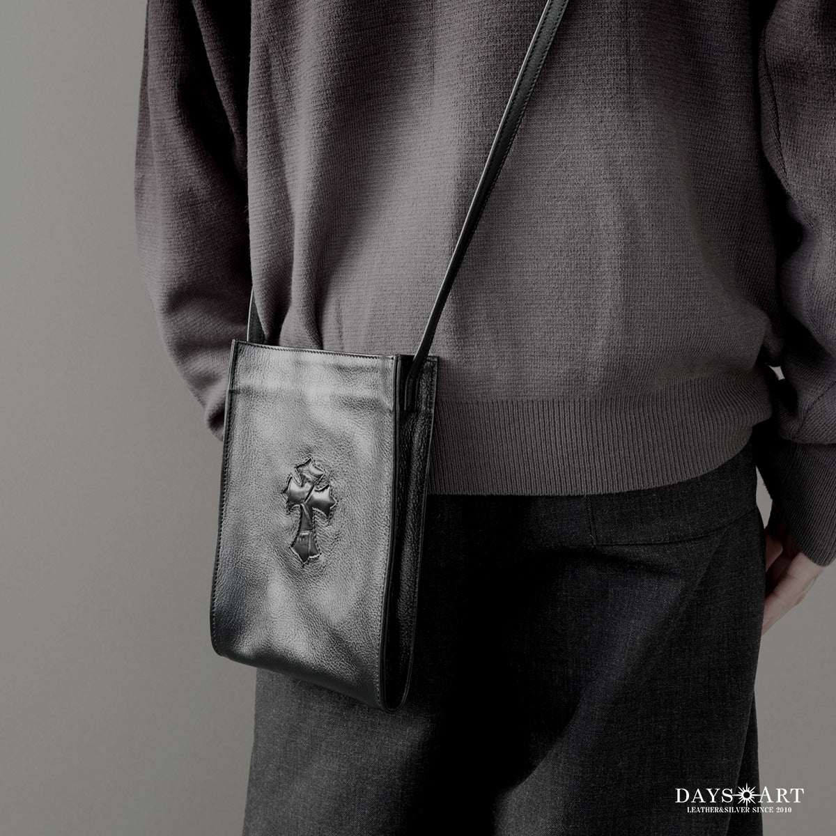DAYSART Classic クロスモチーフ 本革サコッシュ lb383